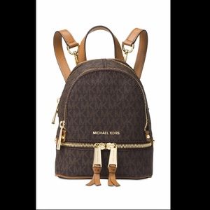 MICHAEL KORS Rhea XS Messenger Backpack! 🎒